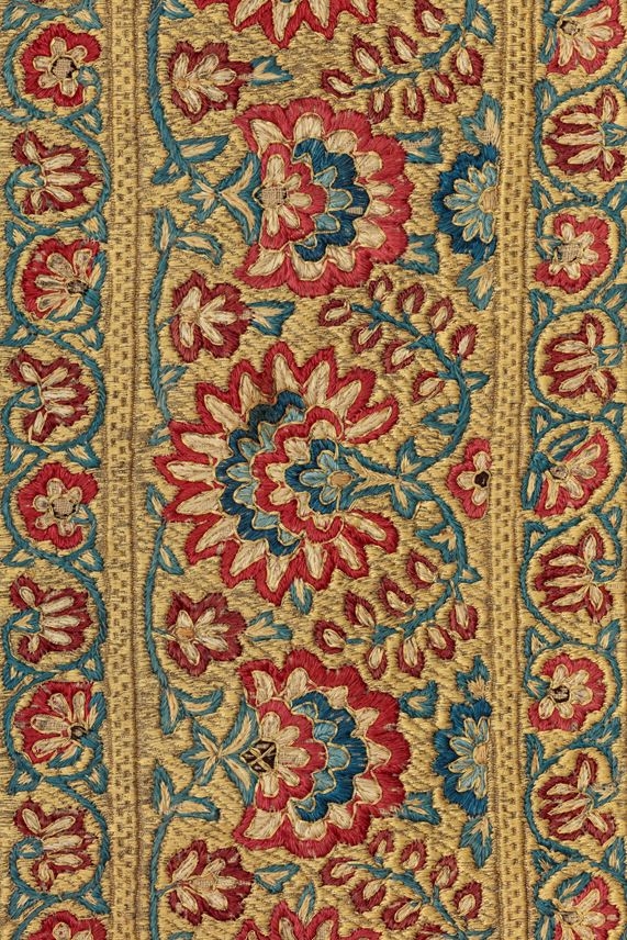 Floor-spread or coverlet with floral embroidery | MasterArt